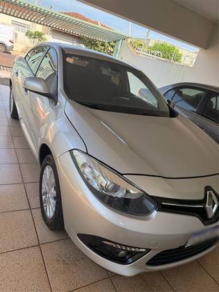 RENAULT FLUENCE 2.0 DYNAMIQUE PLUS 16V FLEX 4P AUTOMÁTICO RENAULT FLUENCE 2.0 DYNAMIQUE PLUS 16V FLEX 4P AUTOMÁTICO